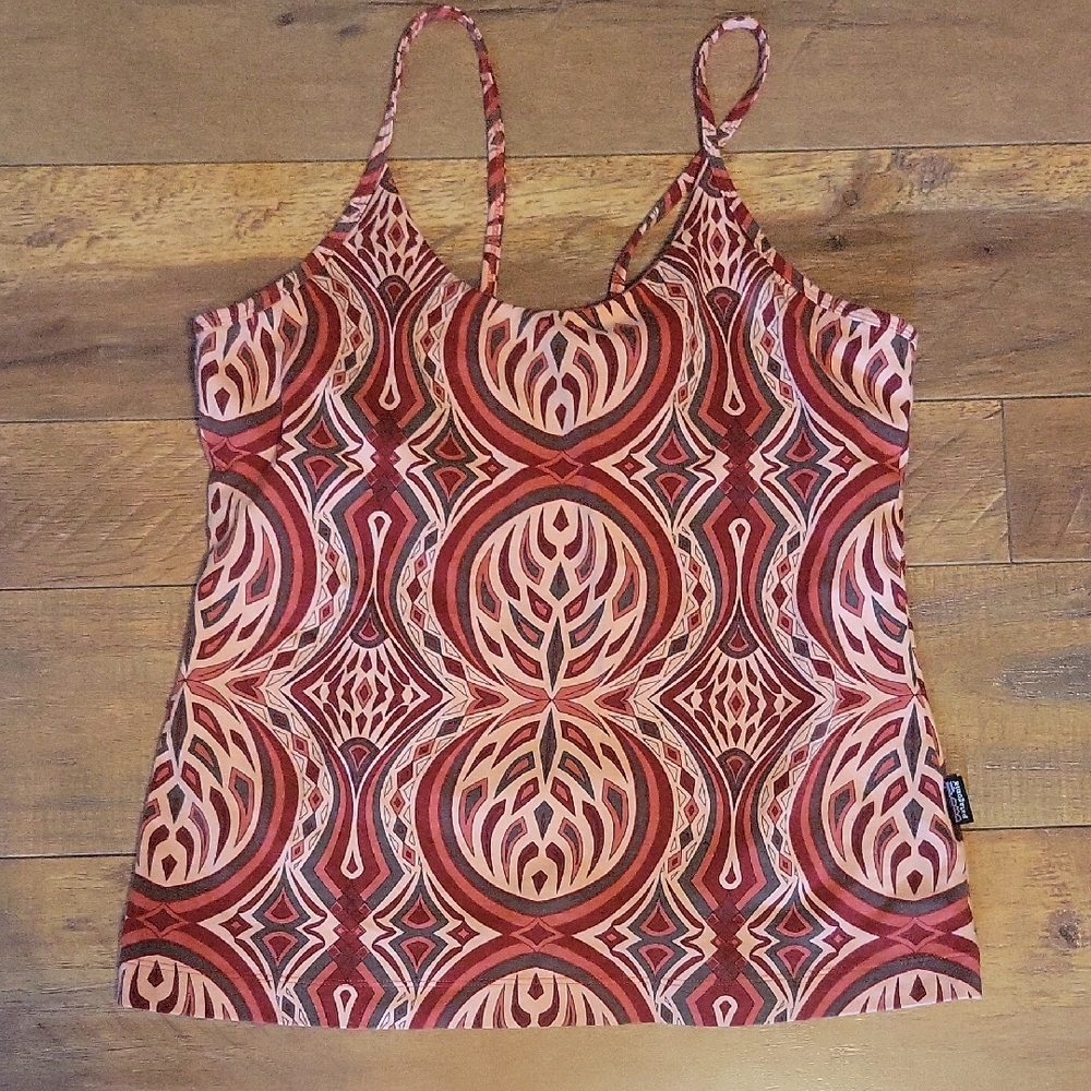 Women's sz large Patagonia tank w/built-in bra. Red Print.